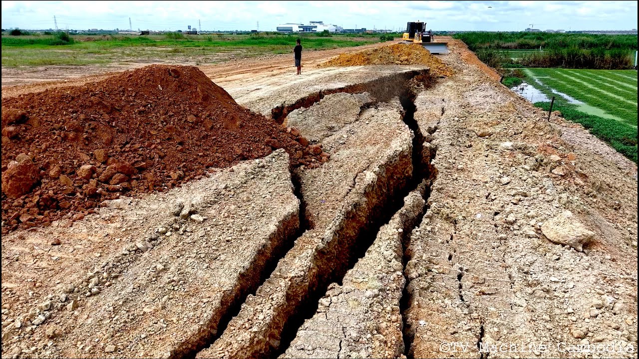 Extreme Landslide & Repair Use Heavy SHANTUI DH17C3 Grading & DumpTruck24T Transport, Unloading