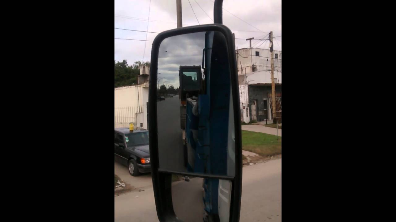 Mercedes benz L 1620 tirando cambios