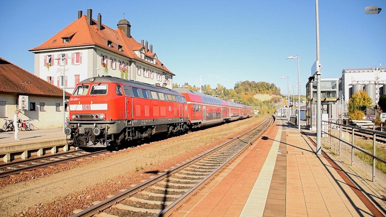 Züge in Biberach (Riß) - BR 218 mit Doppelstockwagen und VT 611