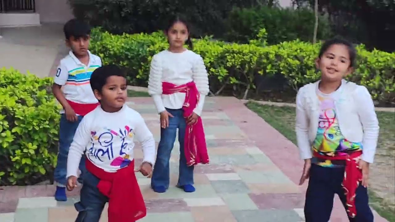 Holi Dance Performance by Kids @KidsologyIndia