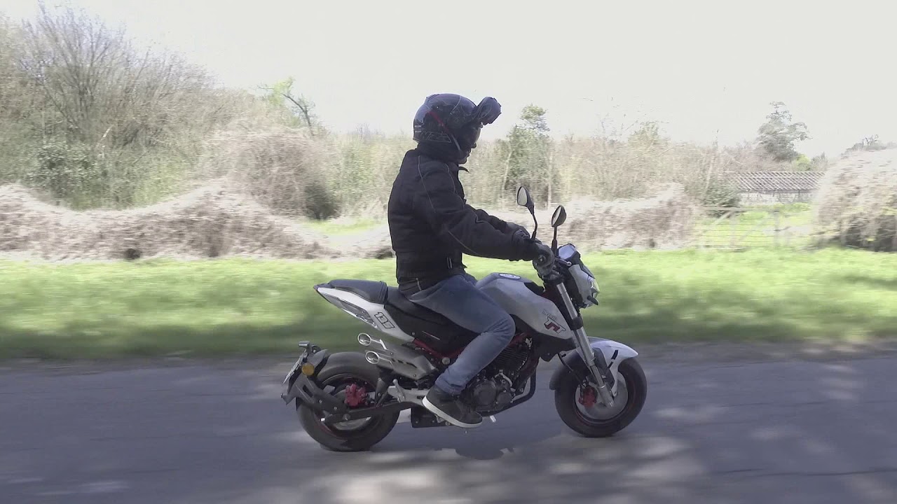 TEST DRIVE BENELLI TNT 135