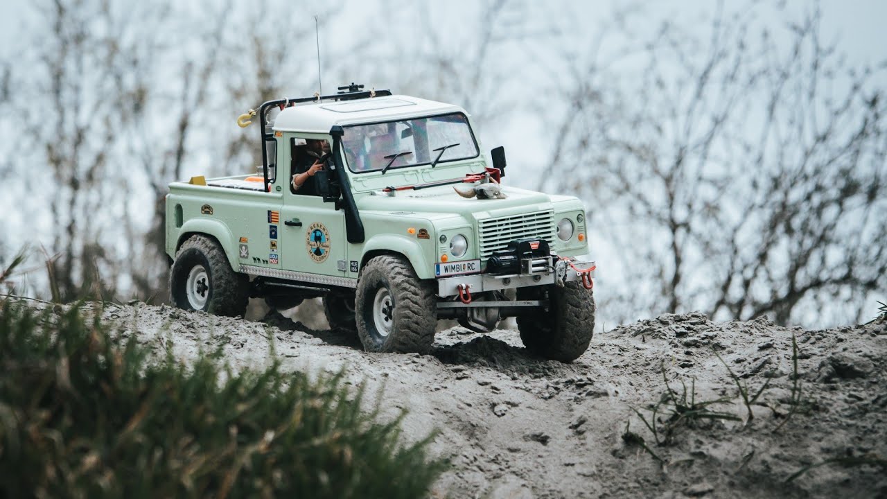 My BEST Super Scale RC CRAWLER 🚗 Landrover Defender.
