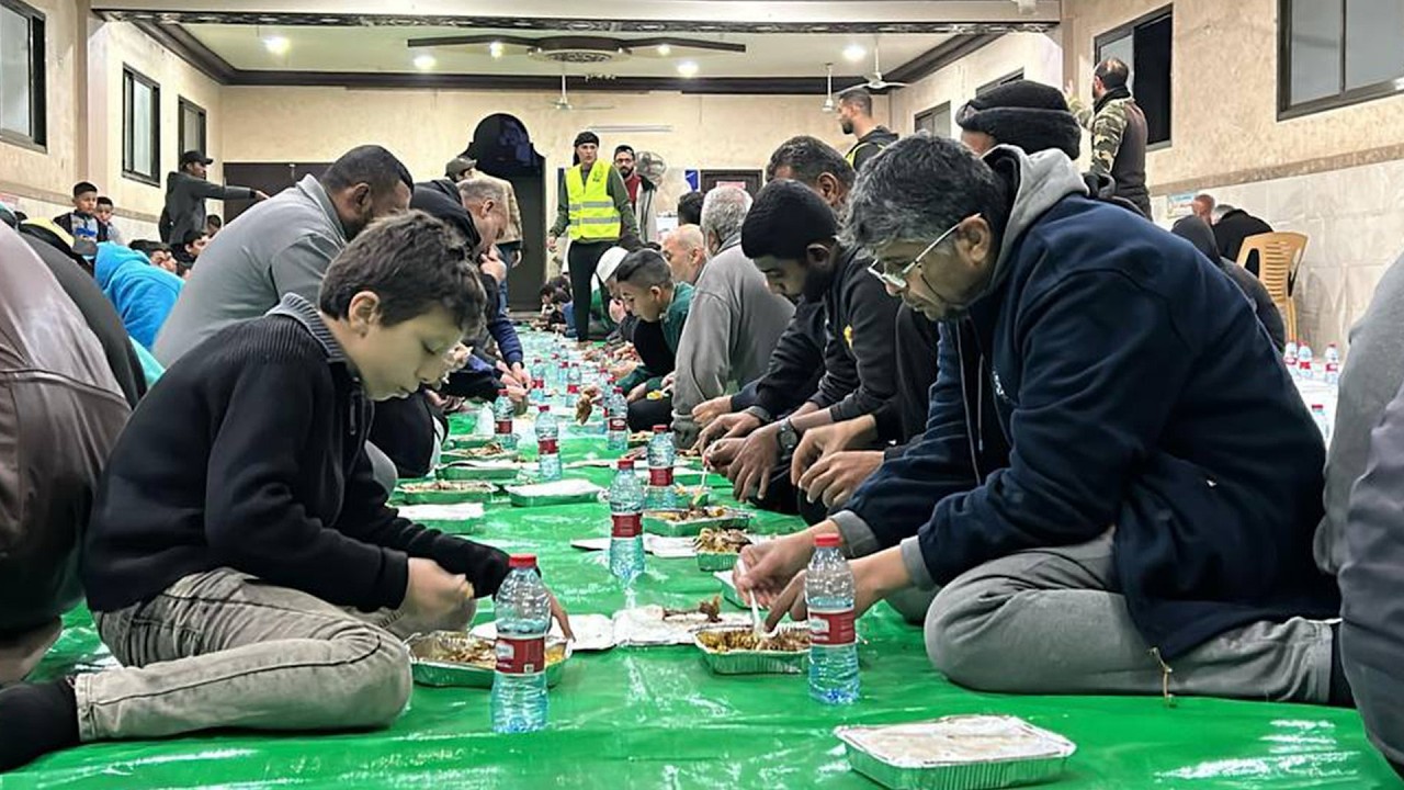 İHH her gün 165 bin Gazzeliye iftar yemeği dağıtıyor
