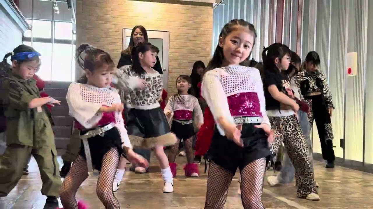 ひとやねマーケット　Dance Team Shine Shining  ダンスチームシャイン