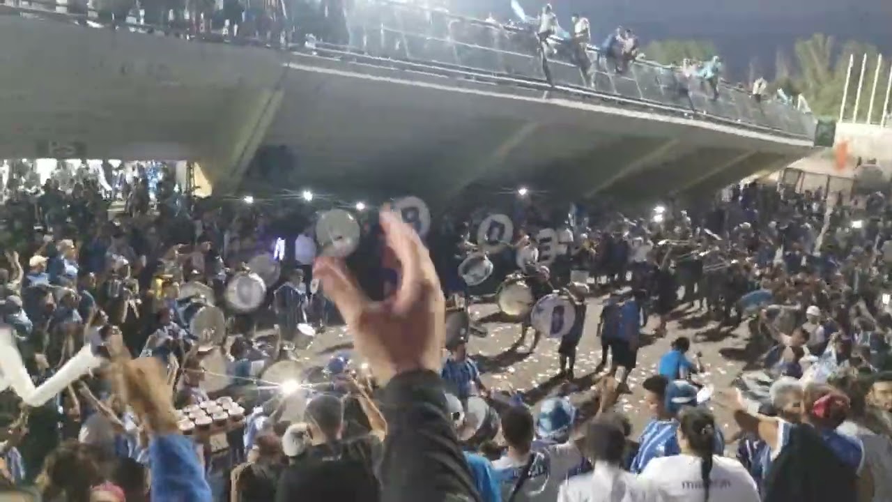 PREVIA GODOY CRUZ - COLO COLO | CANCIONES GODOY CRUZ #godoycruz #hinchada #argentina