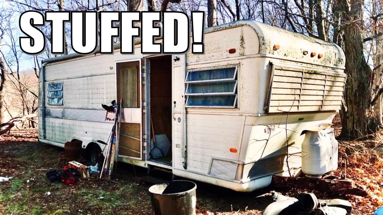 Hoarder Who FILLED A Vintage TRAILER - Clean Out!