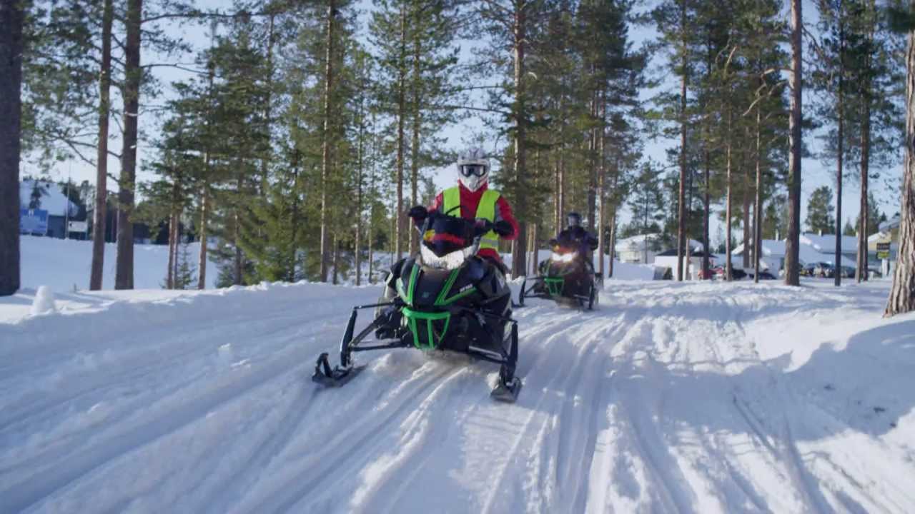 Snowmobiling in Levi, Finnish Lapland - Discover Lapland in Finland with a snowmobile
