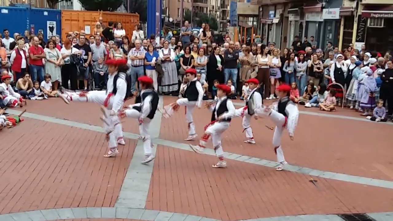 Beurko Bagatzako jaiak 2022 - Arratsaldeko dantza emanaldia