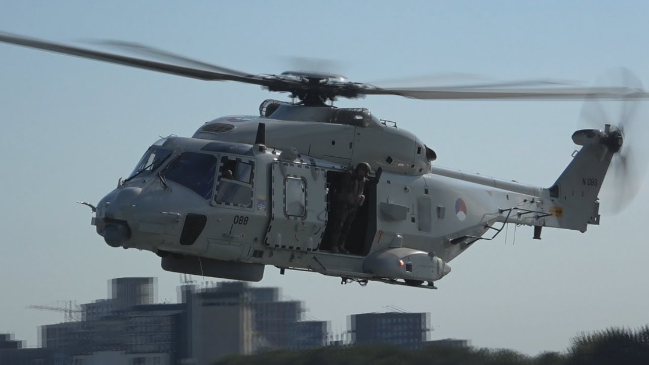RNLAF NH90 Gevechtshelikopter DHC Luchtmacht in Actie Tijdens De Wereldhavendagen 2022
