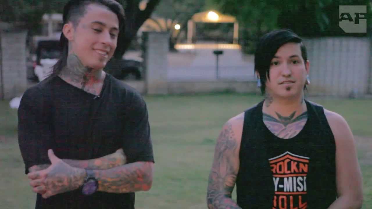 Ronnie Radke and Craig Mabbitt bury the hatchet (tour announcement)