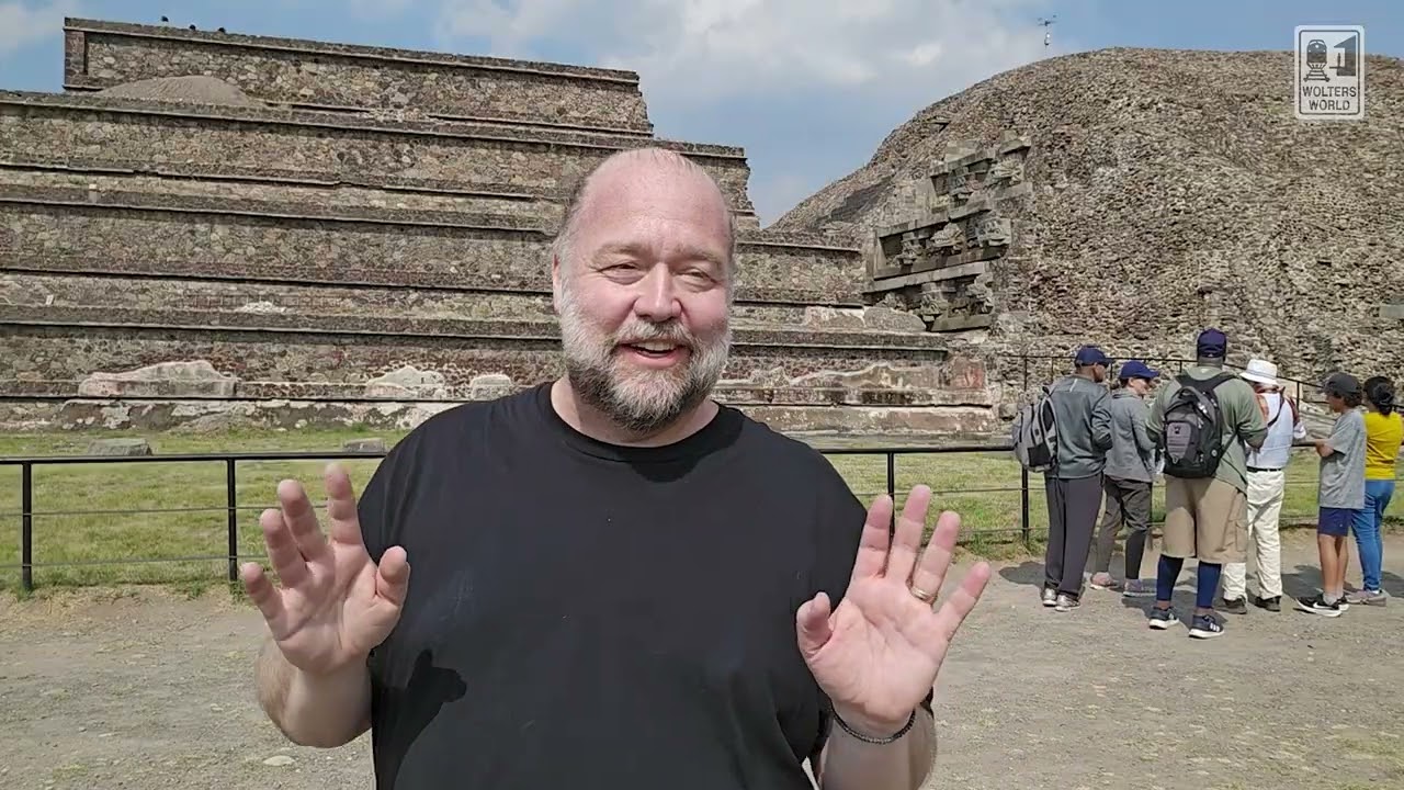 Top Tourist Scams in Mexico City (And How to Avoid Them)