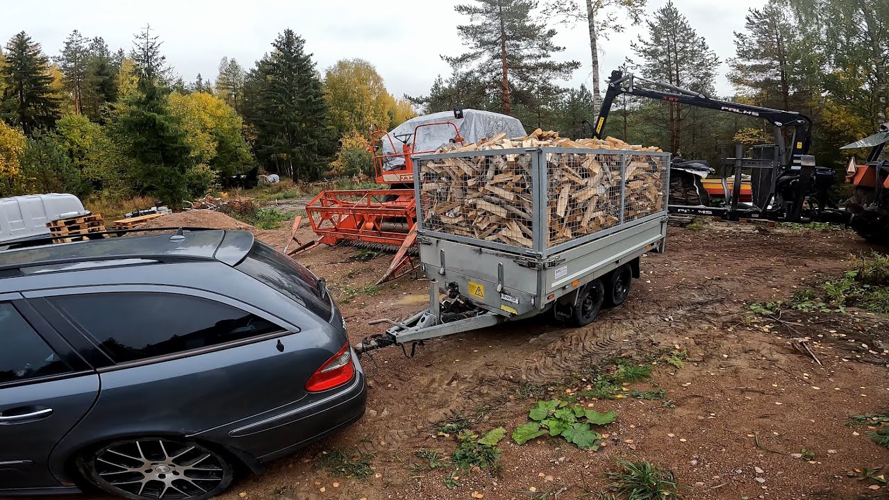Uutta kalustoa. Saris kippikärri verkkolaidoilla. Zetor 8145, Palms 3.67 8SX