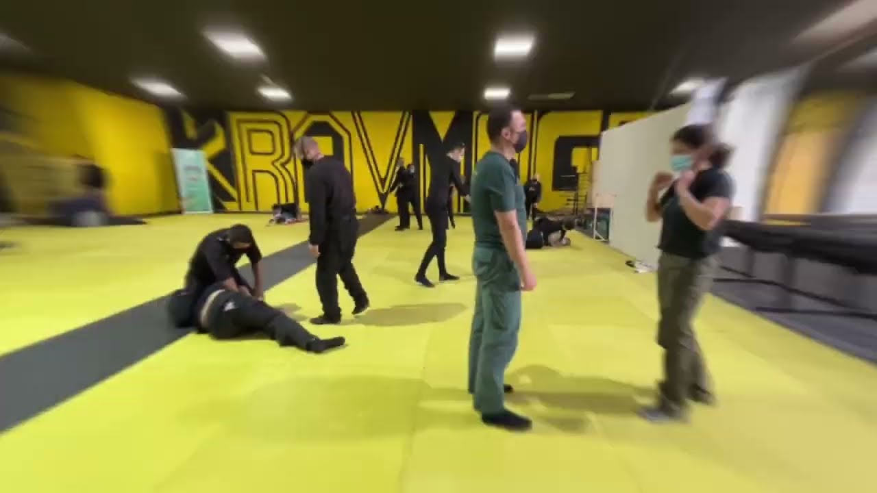 #kravmaga 🔥 Curso Control y Arresto Policial en Evolution Box