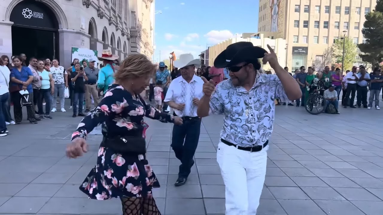 Ya me tiene💃 mareada 😜con el pi pi pi📢 El viejo del Sombreron 🤠