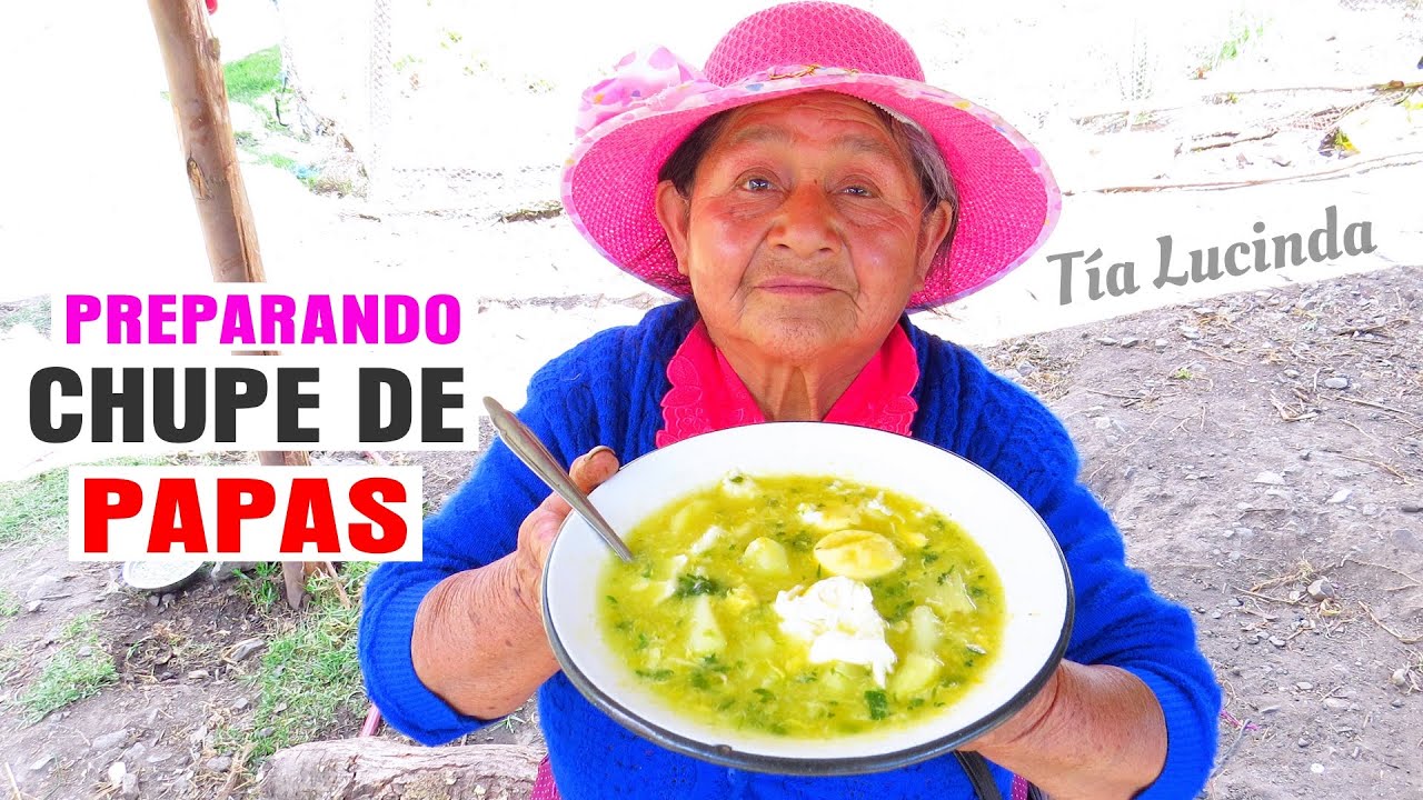 preparando un rico chupe de papas