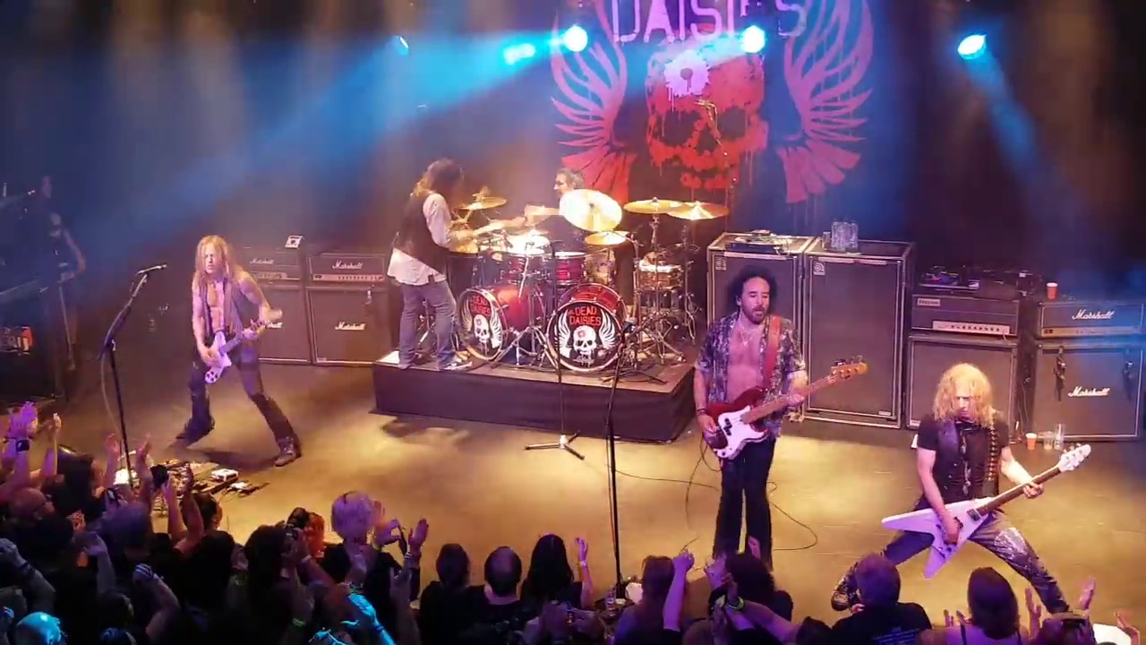 The Dead Daisies - Midnight Moses  (Live At Boerderij 14/06/2017)