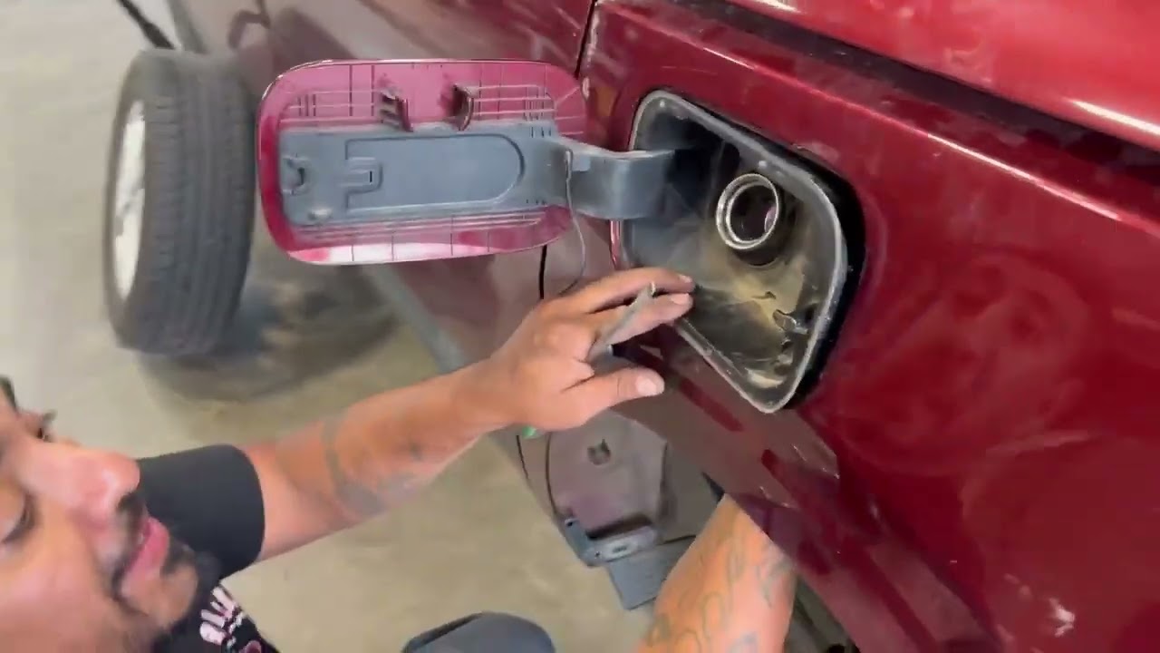 2022 Kia Carnival Fuel door latch replacement
