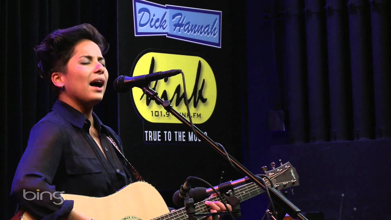 Vicci Martinez - Hold Me Darling (Bing Lounge)