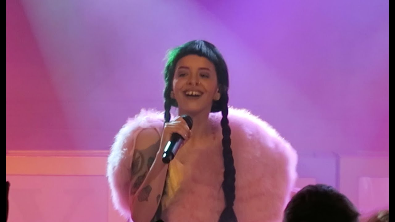 Melanie Martinez - Gingerbread Man/ First Live Ever (Live from La Maroquinerie - Paris)
