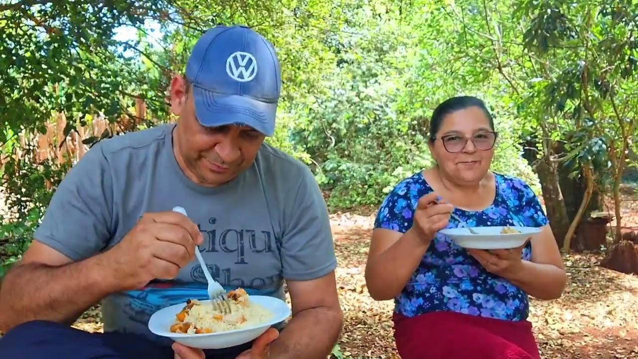 Cozinhando no mato! Arroz soltinho sem ÓLEO e sem GORDURA, mesa desmontável dobrável como fazer?