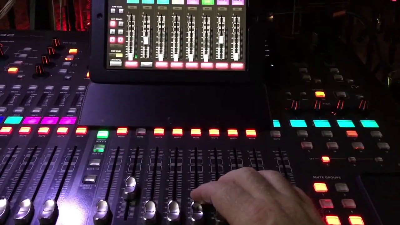 X32 faders moving on software but not console