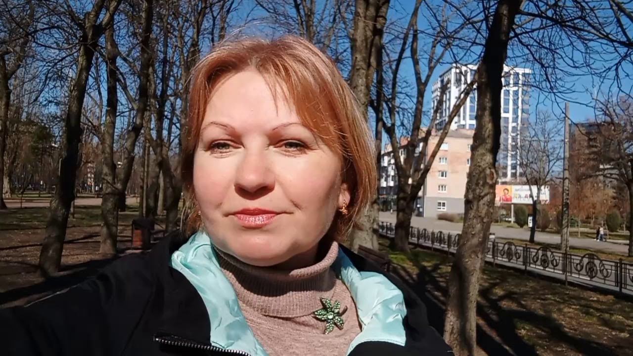 П'ятнична барахолка в Чернігові.Барахолка біля Центрального базару.Friday flea market in Chernihiv