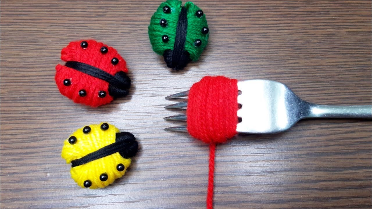 Amazing Woolen Craft Ideas With Fork-Easy Ladybug Making Idea With Woolen Yarn-Wool Thread Design