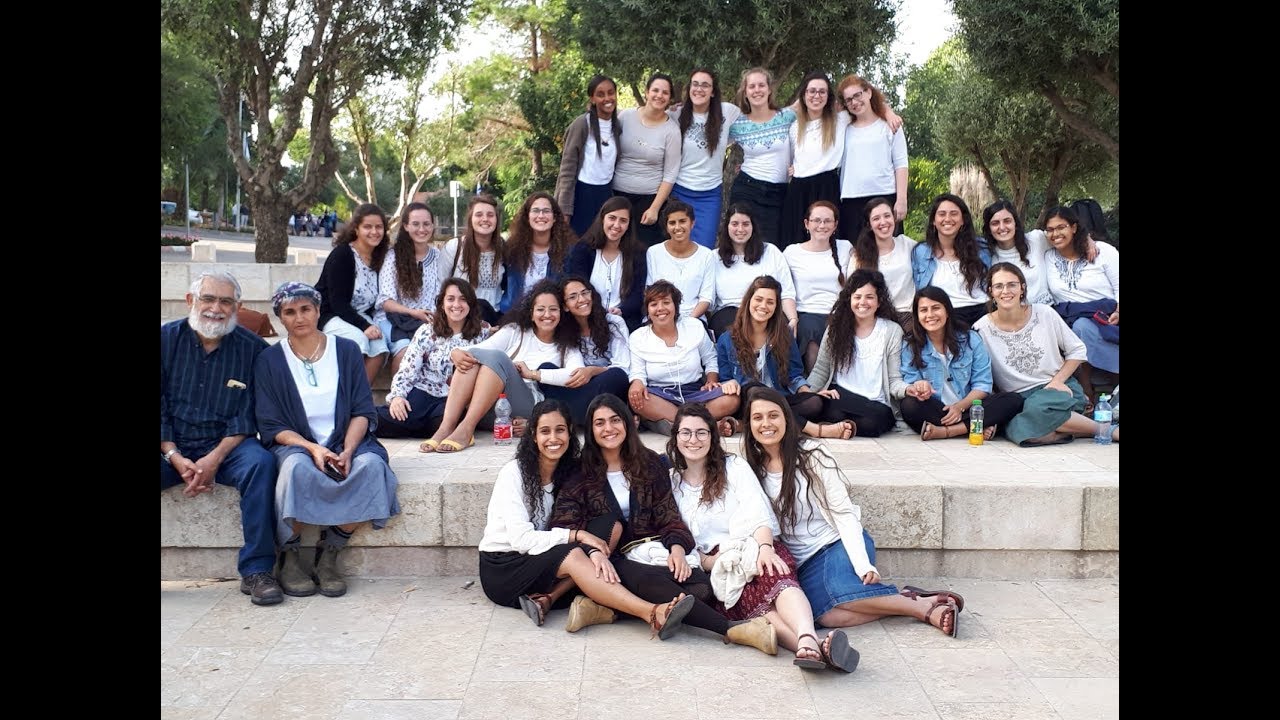 בקיצור אני בת שירות באופקים