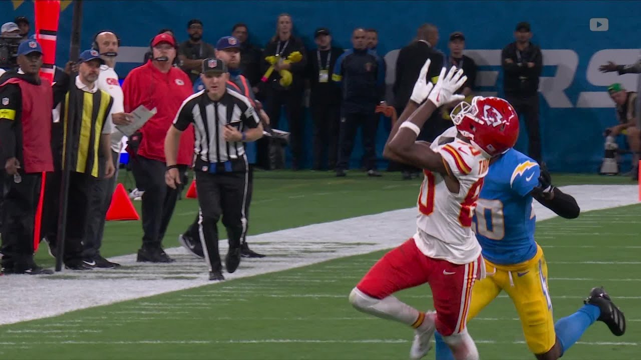 Mahomes dials up Tyquan Thornton on 38-yard strike