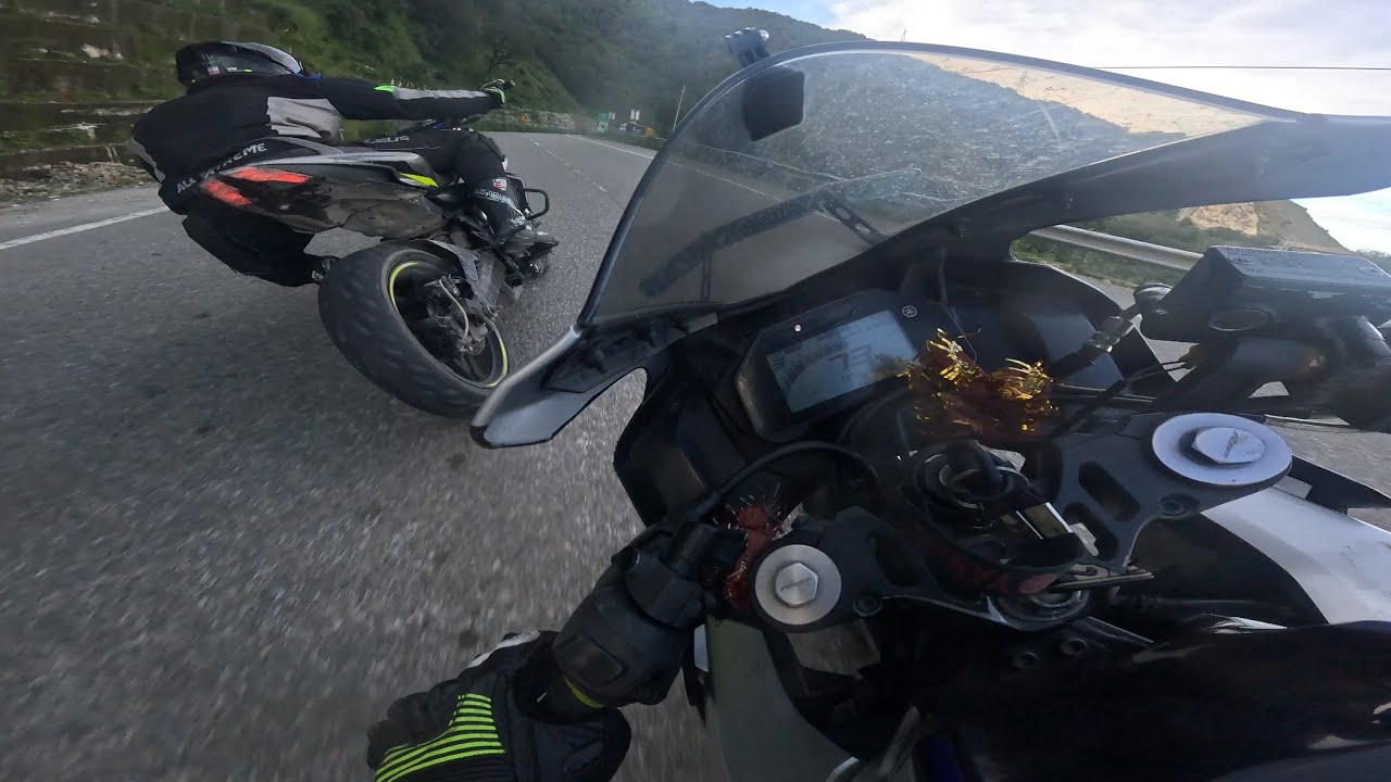 NS 400 vs R15 | HYPER RIDE |