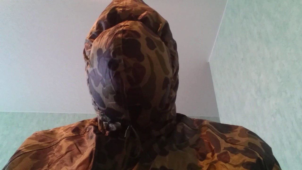 Breathcontrol in rainwear hood's 11