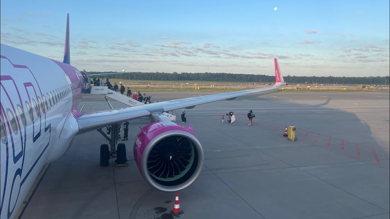 Wizzair BRAND NEW Airbus A321neo Take off from Wrocław (W61829)