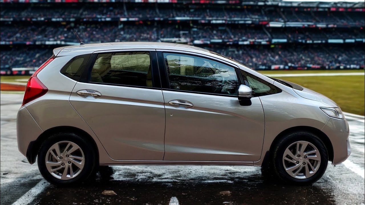Honda Jazz VX CVT Less Driven