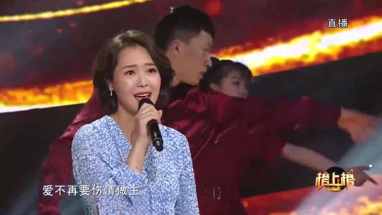 云朵演唱打榜歌曲《又何苦》全球中文音乐榜上榜
