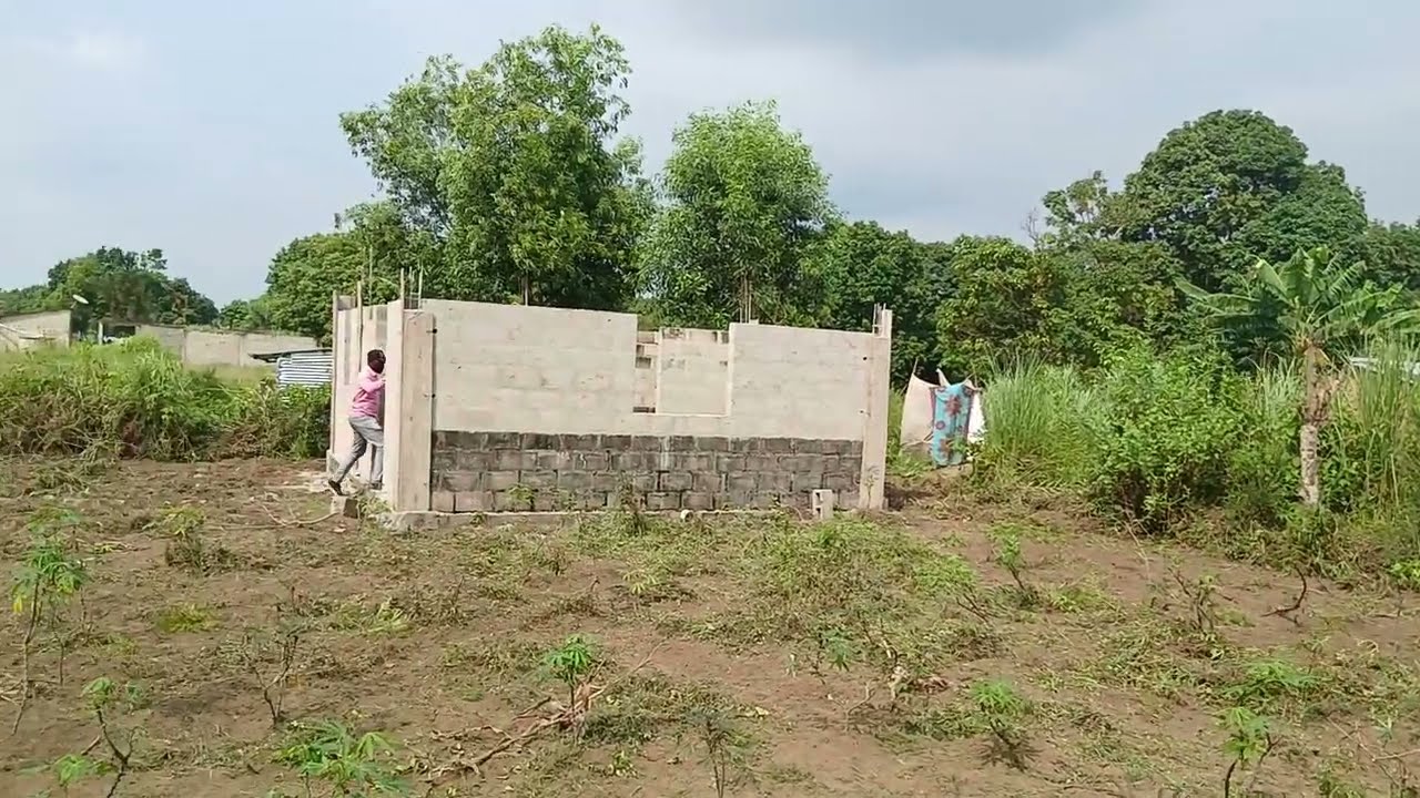 Le 6/3/2026 MISE EN VENTE UNE GRANDE PARCELLE DE 20M/20 AVEC UNE MAISON 🏠 INACHEVÉ Ns Sme a MENKAO 