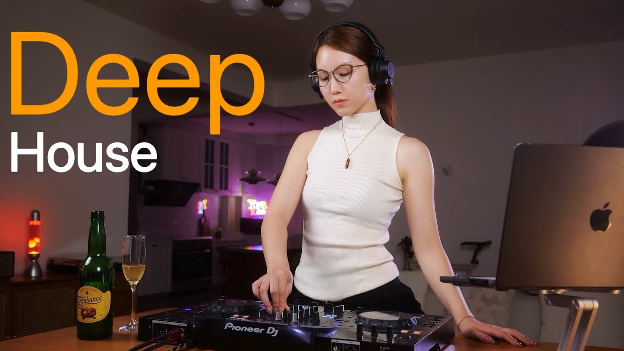 Tonight: 125bpm Energy Deep House mix by Yuna