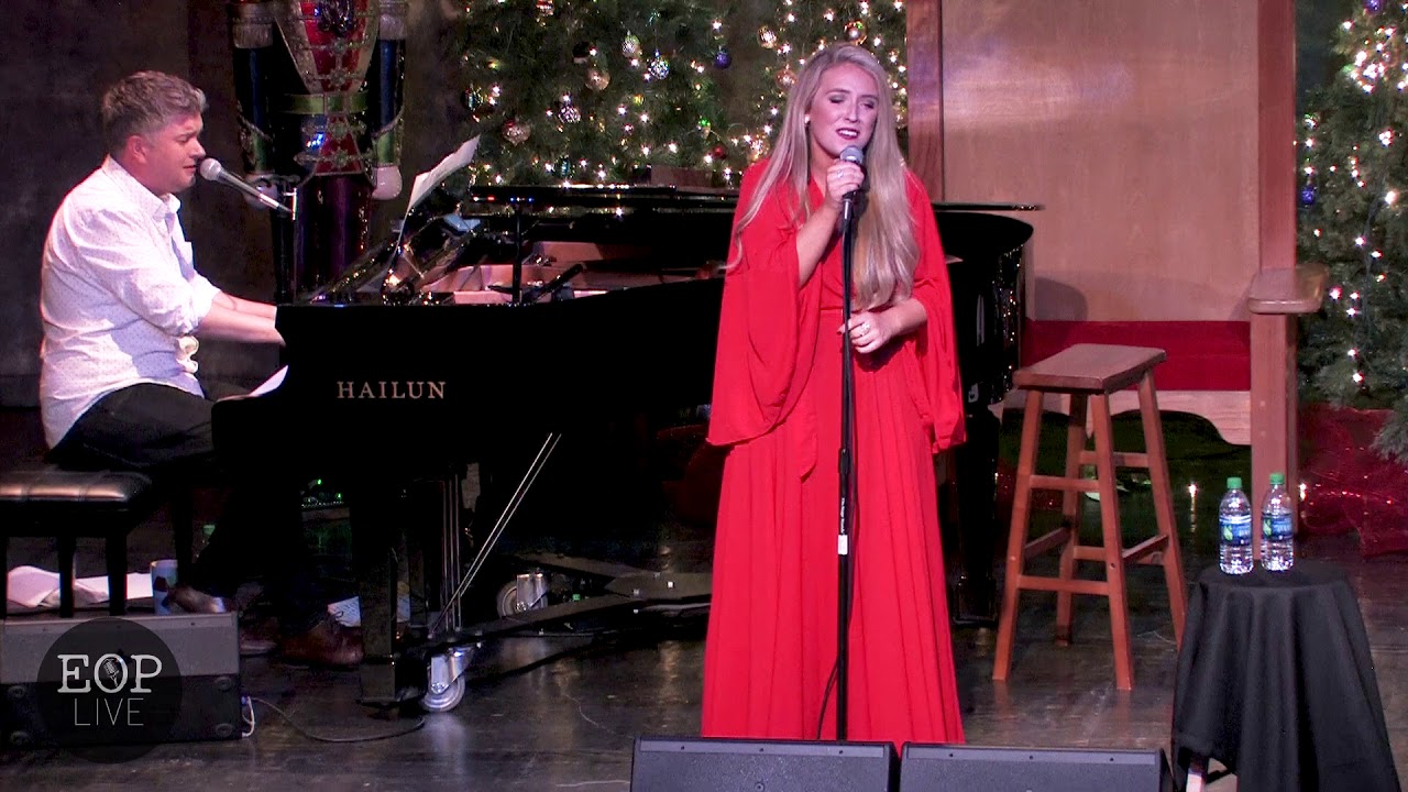 Chloë Agnew 
