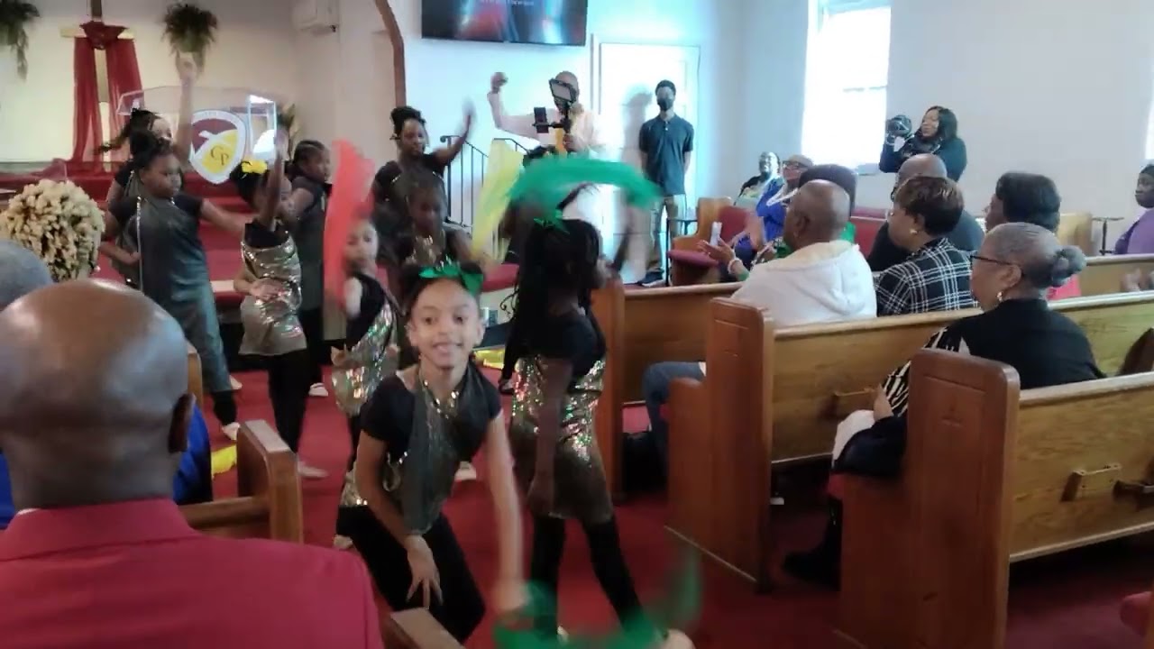 Praise 👏👏👏 Dance 💃💃🕺🕺💃👯‍♂️🕺 There Power 🔋 in The Name of Jesus 🎵 🎤🎤🎵
