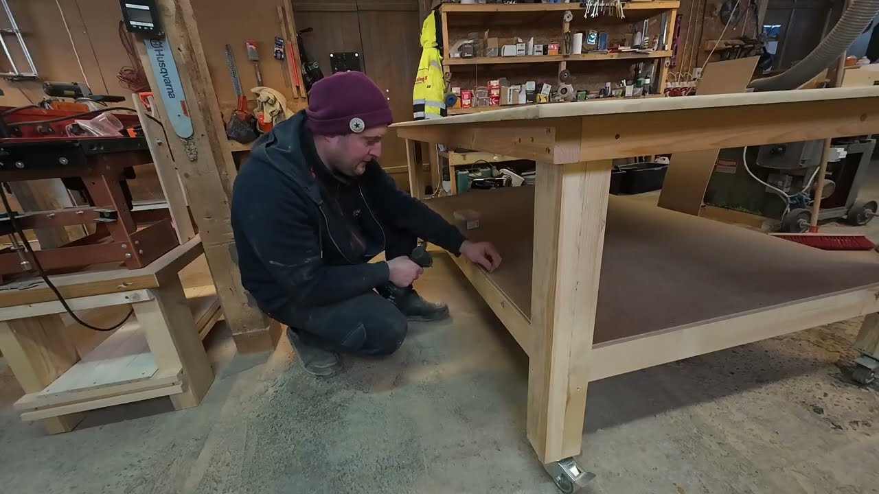 How i Built a Mobile Workbench on Wheels for My Workshop.