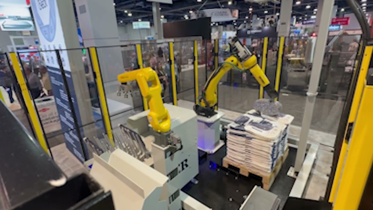 Haver & Boecker | AMICUS DEPAL-E | Robotic empty bag depalletizer