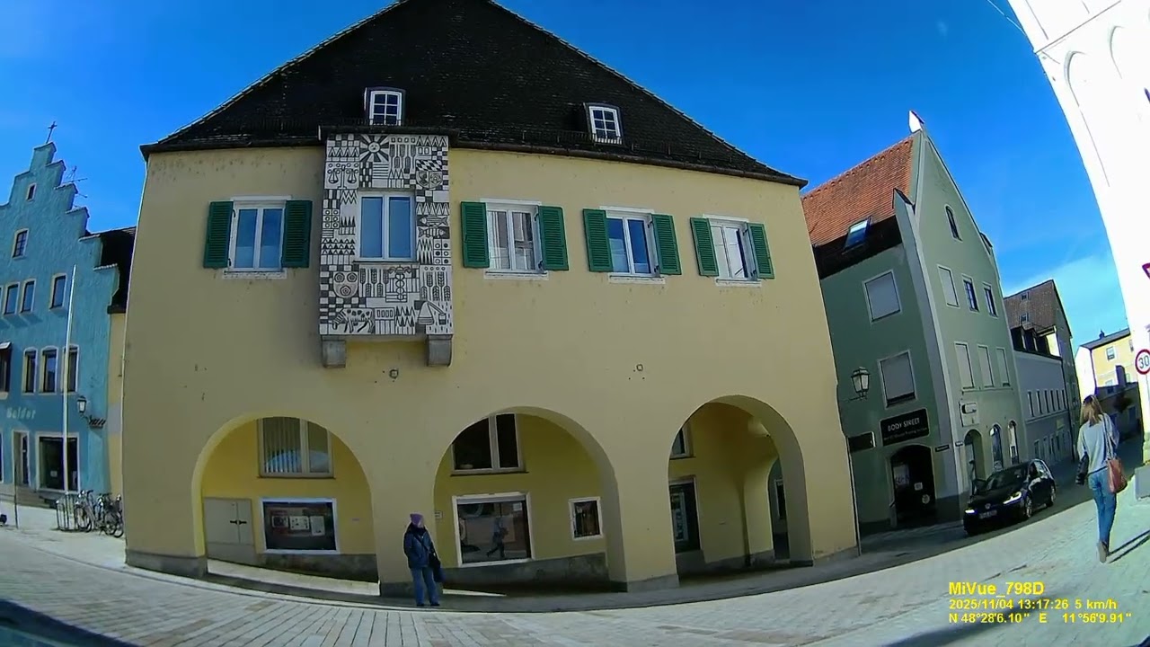 D: Stadt Moosburg a.d.Isar. Landkreis Freising. Rundfahrt durch die Stadtmitte. November 2025