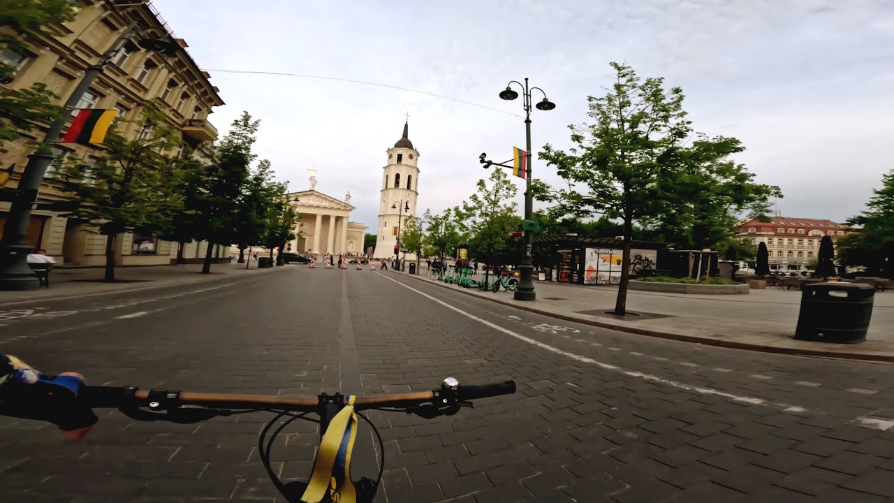Minu dvirke 😀 Lietaus parkas - Vilniaus arkikatedra. MTB 🚴🏼‍♂️