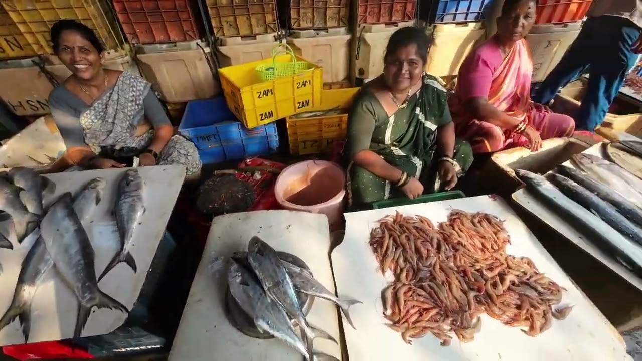 Biggest Wholesale Fish Market in Malad Mumbai.  Fish Market Malad In Mumbai
