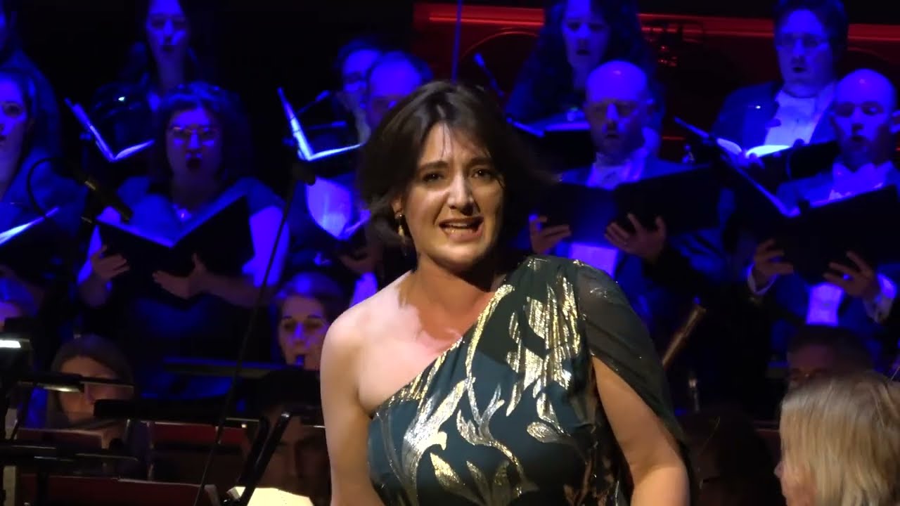 BETH TAYLOR Essa corre al trionfo! Un'empia mel rapì! (Ermione)