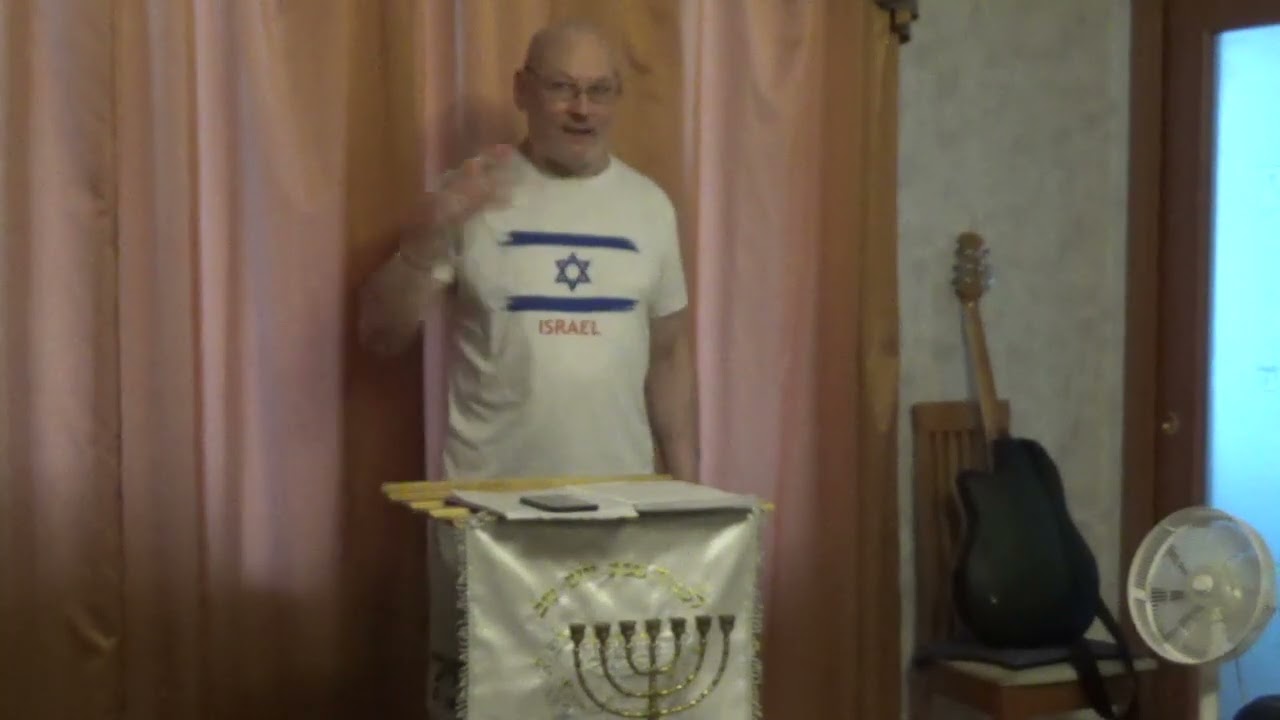 Тора раскрывает Бога, но Им не является!