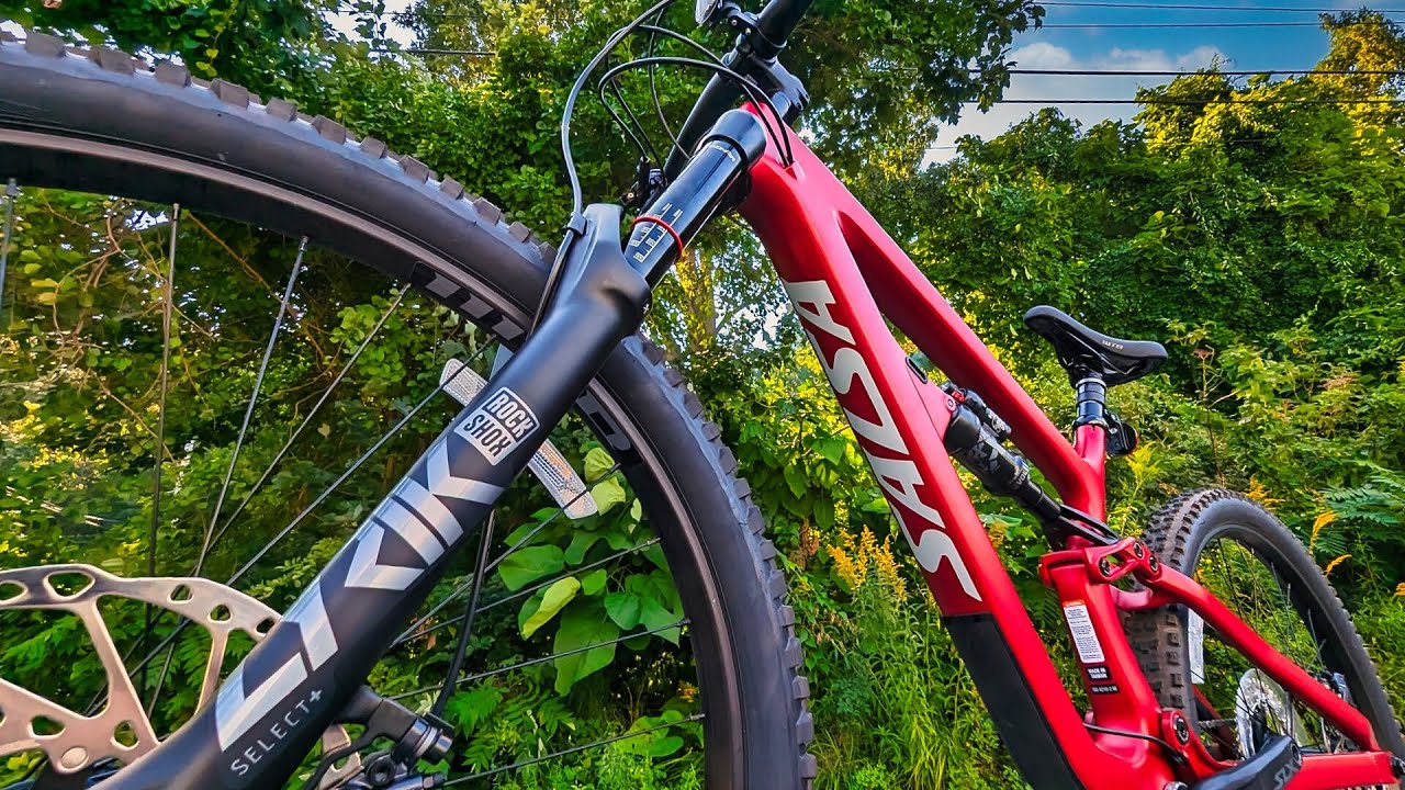 Minnesota's Finest Mountain Bike: Salsa Blackthorn Carbon 160 Trail Bike