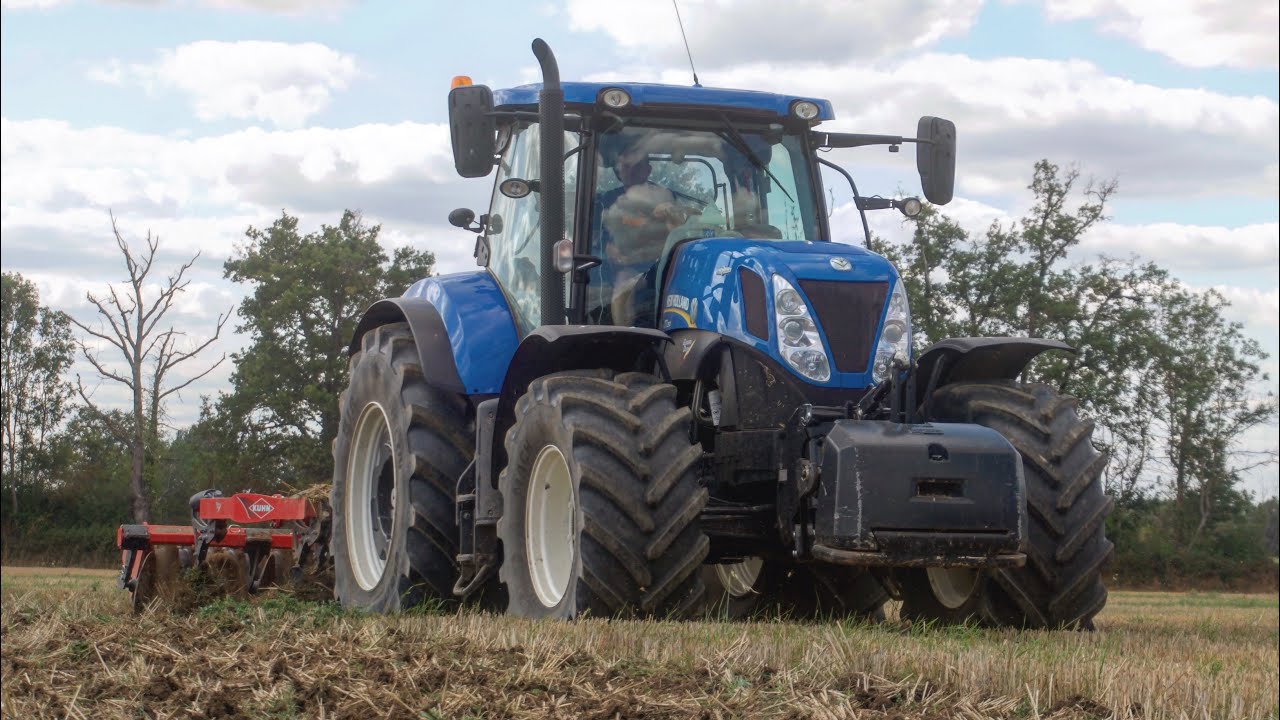 NEW HOLLAND T7 250 AC au déchaumage 2019
