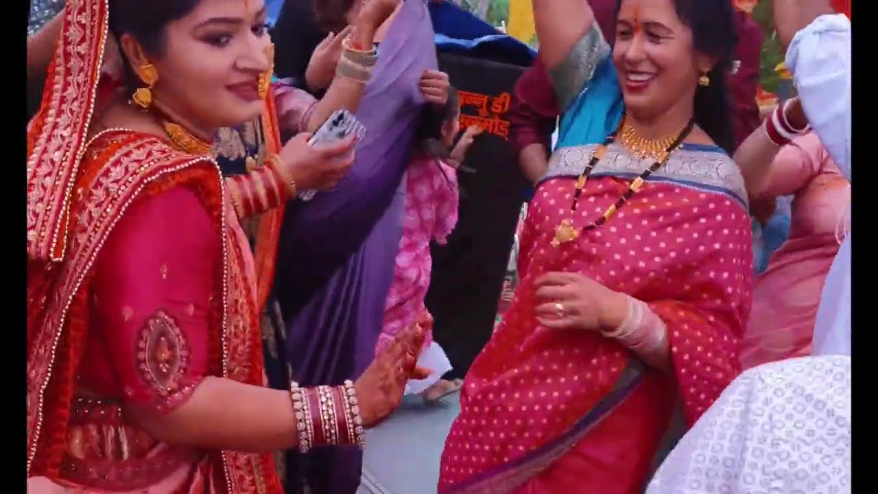 पार्टी के दिन सब ने किया दुल्हन के साथ डांस #kumaunisadi #dance