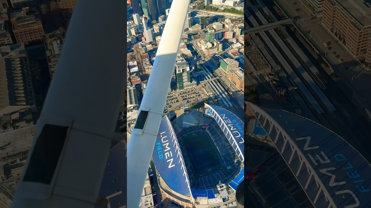 Flying over the Seahawks stadium, home of the 12. #generalaviation #pheltxp #aviation #seahawks