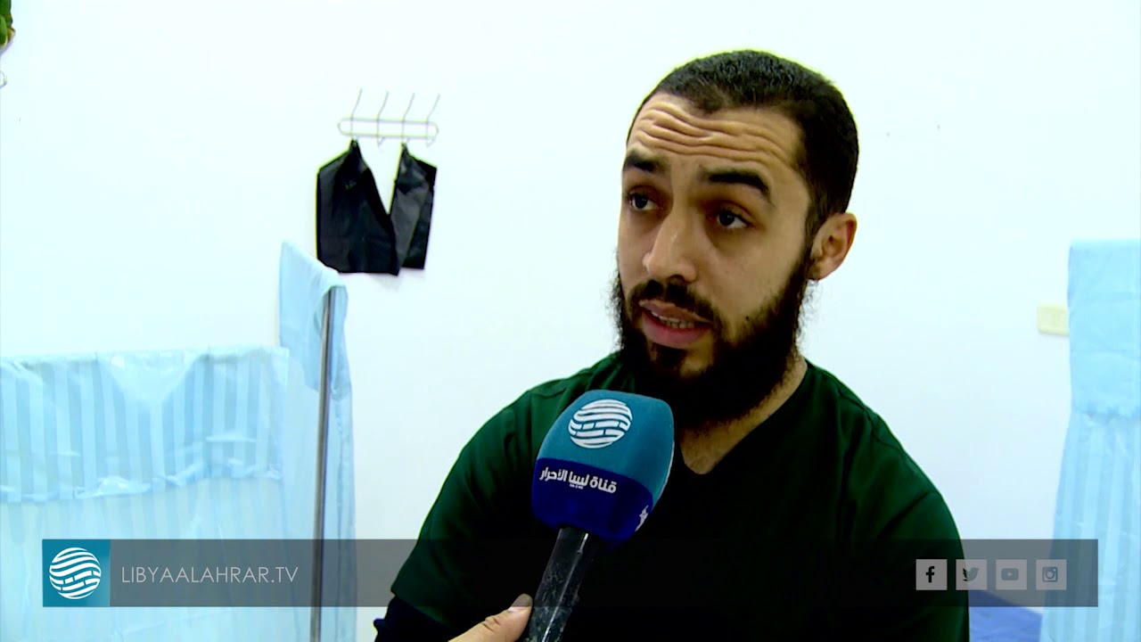 طرابلس .. مواطنون يلجؤون لمراكز لسع النحل والحجامة للعلاج